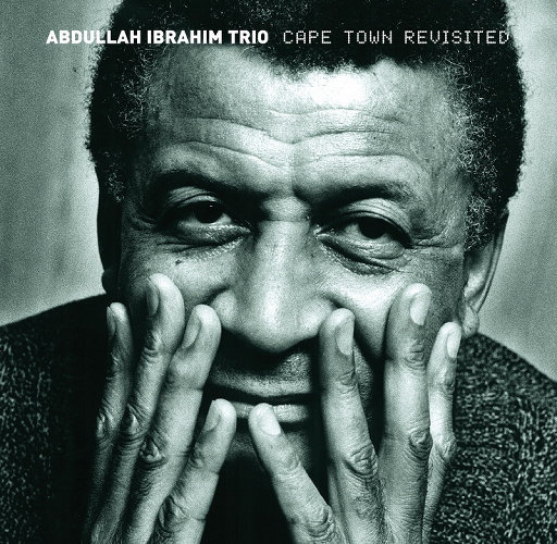 女人穿内衣被操
